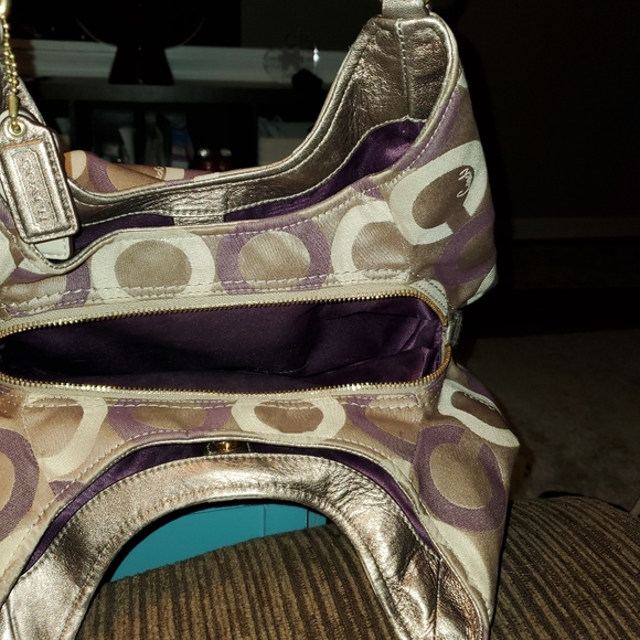 Euc Coach Hobo - Picture 4 of 10